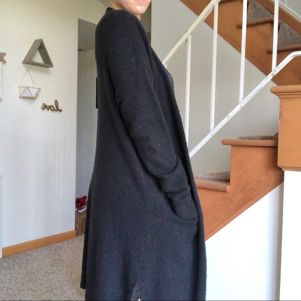 🔥Old Navy Long Caridgan - Picture 15 of 16